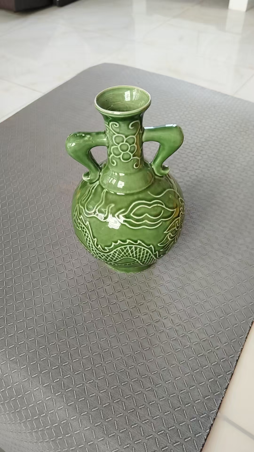 官窑《绿釉刻瓷龙纹双耳瓶》-嘉诚艺术
