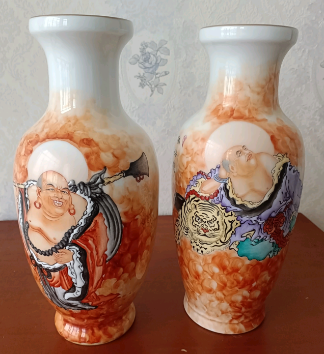 乾隆年制《粉彩罗汉纹赏瓶》一对-嘉诚艺术