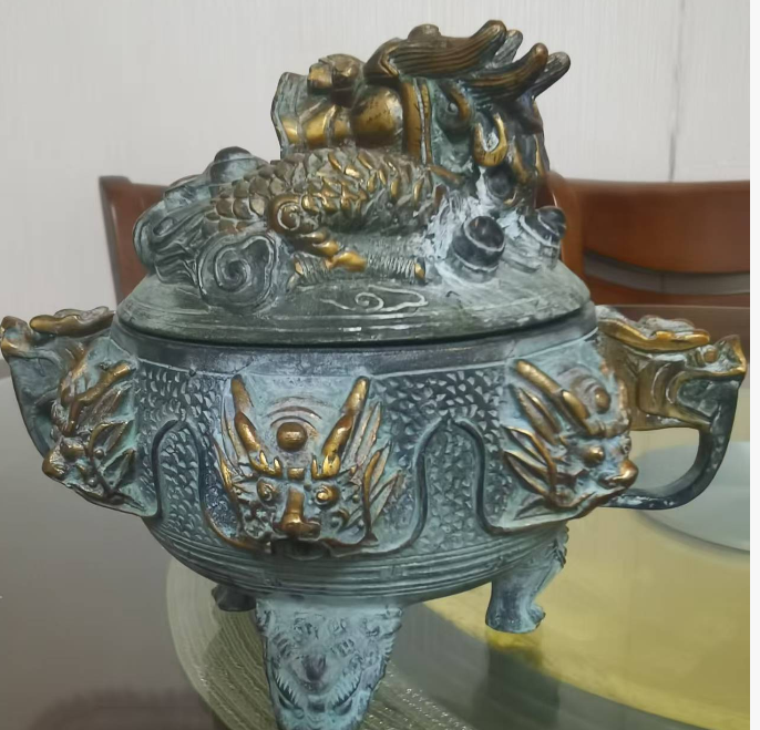 宣德年制《铜制九龙纹三足熏香炉》-嘉诚艺术