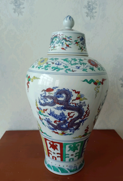 图片[3]-成化年制《五彩龙纹带盖梅瓶》-嘉诚艺术