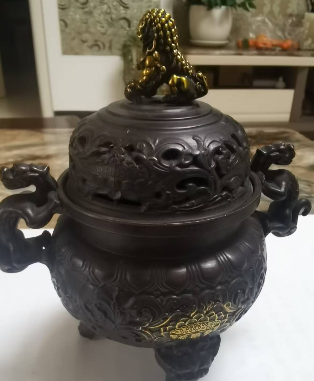 宣德年制《狮钮螭龙耳莲花纹熏香炉》-嘉诚艺术