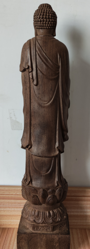 芽庄沉香木《佛像镶嵌乾隆通宝》
