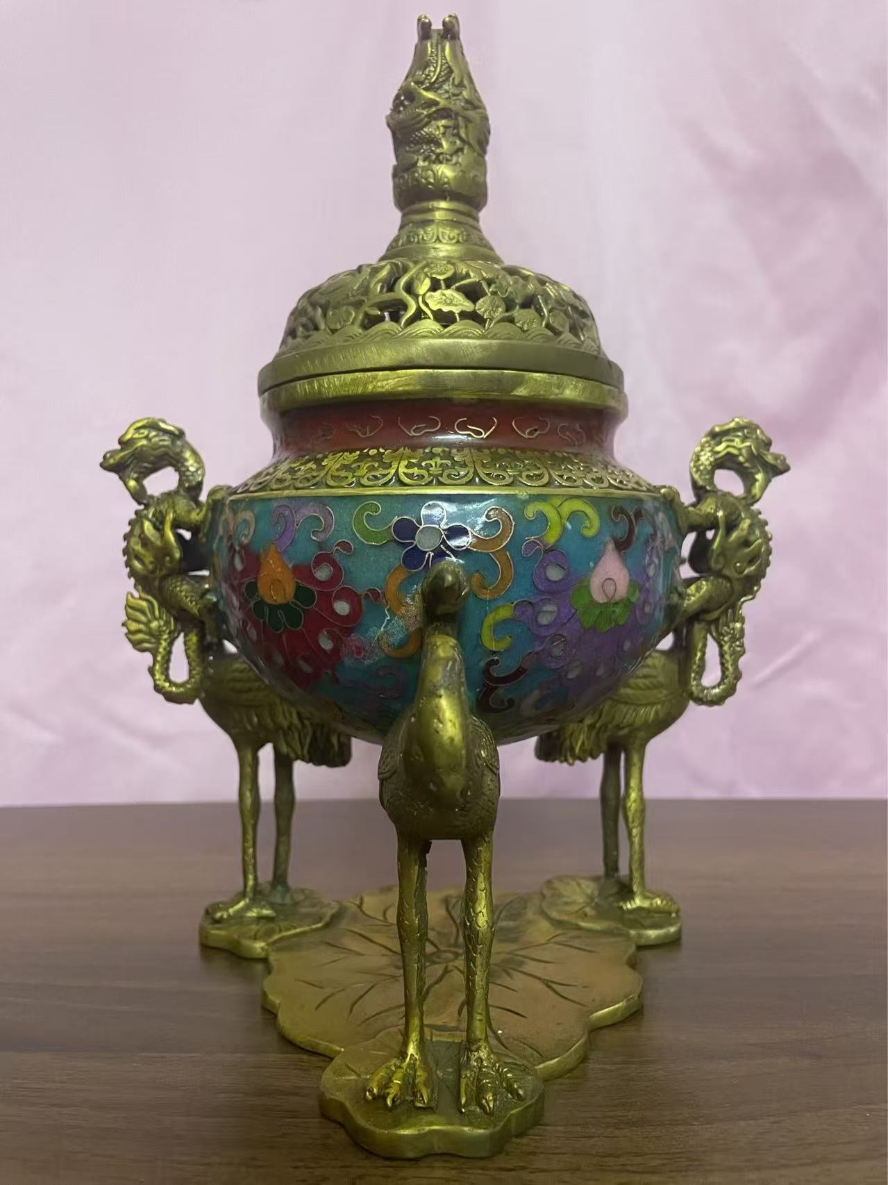 乾隆年制《三鹤驮双螭龙耳景泰蓝带盖香炉》-嘉诚艺术